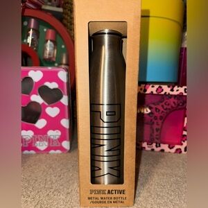 🩷NEW VS PINK ACTIVE METAL WATER BOTTLE🩷